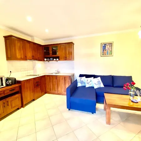 Santa Marina 2-bedroom Apt. W/ Sea View + Terrace 소조폴