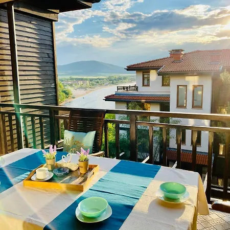 Santa Marina 2-bedroom Apt. W/ Sea View + Terrace 소조폴