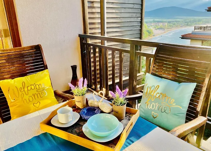 Santa Marina 2-bedroom Apt. W/ Sea View + Terrace *