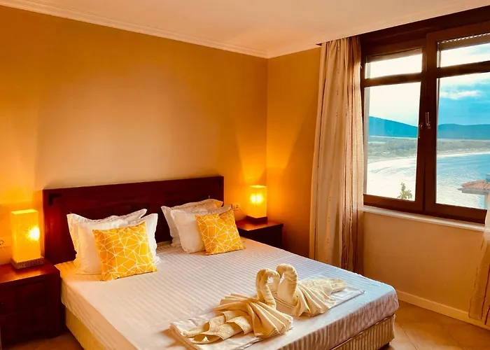 Santa Marina 2-bedroom Apt. W/ Sea View + Terrace Apartamento Sozopol