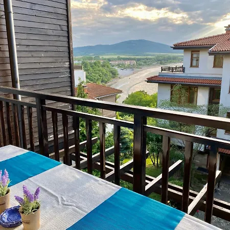 Apartmán Santa Marina 2-bedroom Apt. W/ Sea View + Terrace *