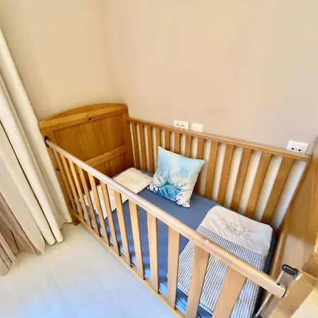 Santa Marina 2-bedroom Apt. W/ Sea View + Terrace Apartmán *