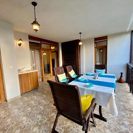 Santa Marina 2-bedroom Apt. W/ Sea View + Terrace Apartmán *