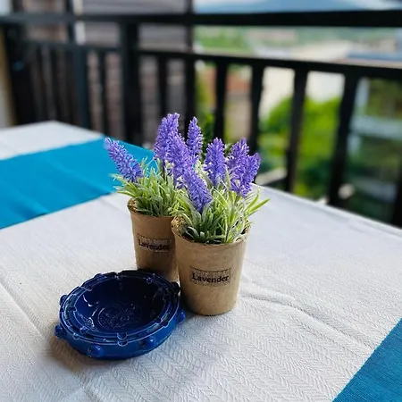 Apartmán Santa Marina 2-bedroom Apt. W/ Sea View + Terrace *