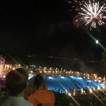 Santa Marina 2-bedroom Apt. W/ Sea View + Terrace *