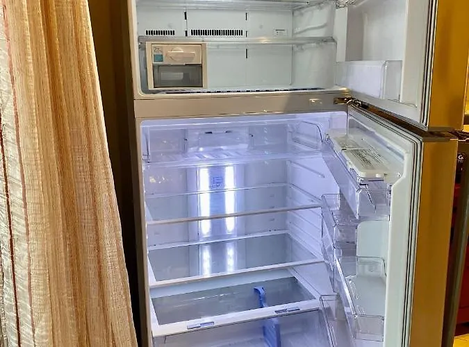 Santa Marina 2-bedroom Apt. W/ Sea View + Terrace 公寓 索佐波尔