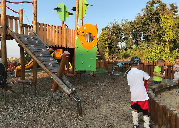 Santa Marina 2-bedroom Apt. W/ Sea View + Terrace 公寓 索佐波尔