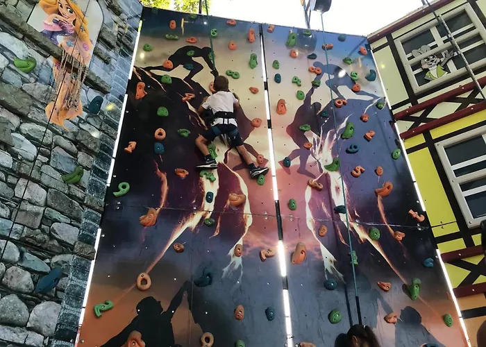 公寓 Santa Marina 2-bedroom Apt. W/ Sea View + Terrace *