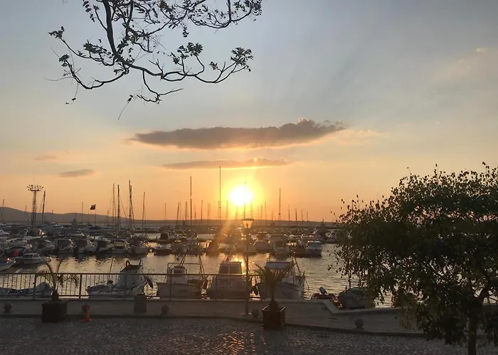 Santa Marina 2-bedroom Apt. W/ Sea View + Terrace *